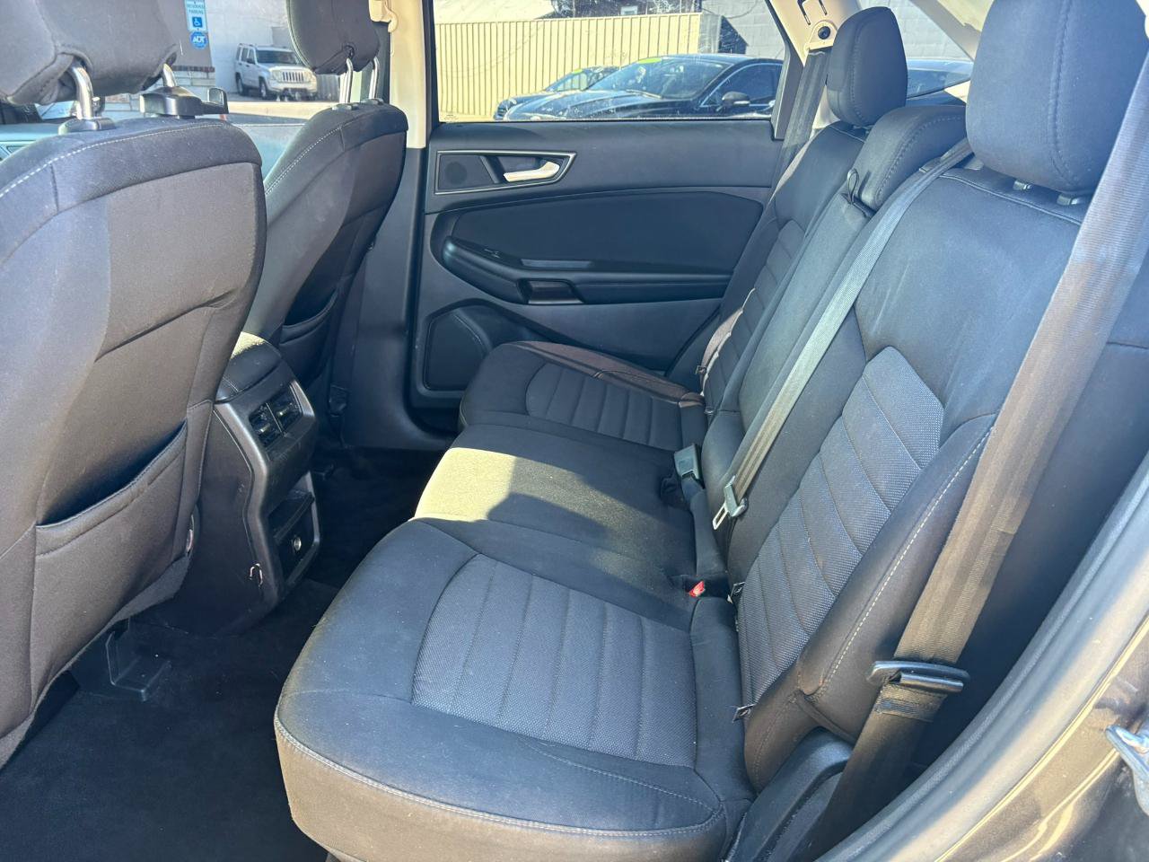 Used 2016 Ford Edge SE FWD image 25