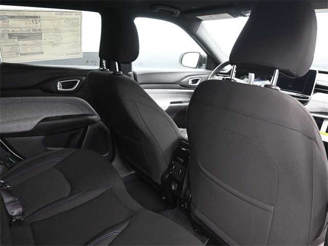 Used 2025 Jeep Compass Sport image 15