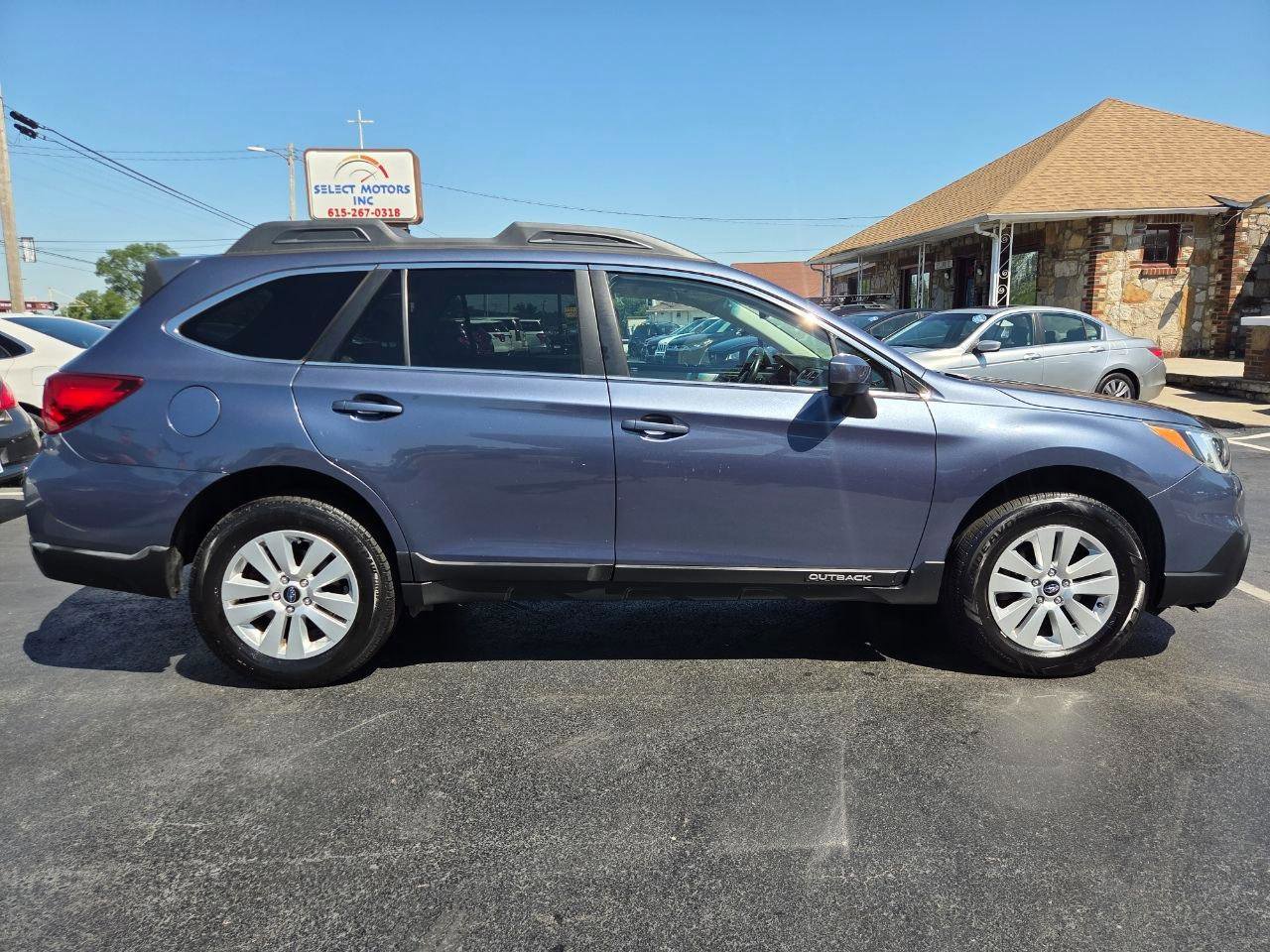 Used 2017 Subaru Outback 2.5i Premium AWD/4WD image 6