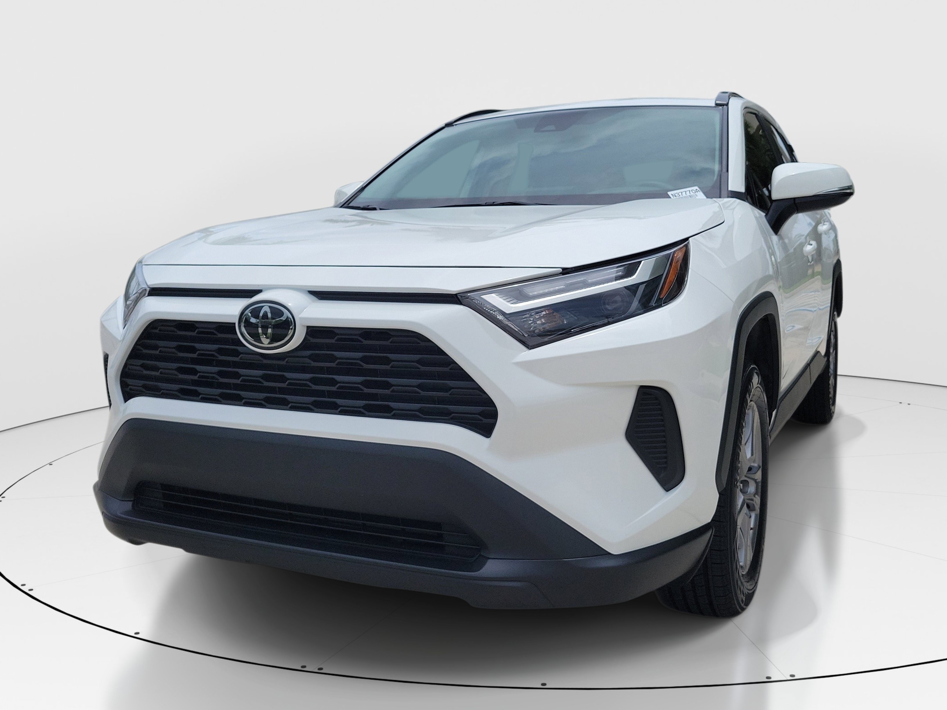 Used 2024 Toyota RAV4 XLE FWD image 4