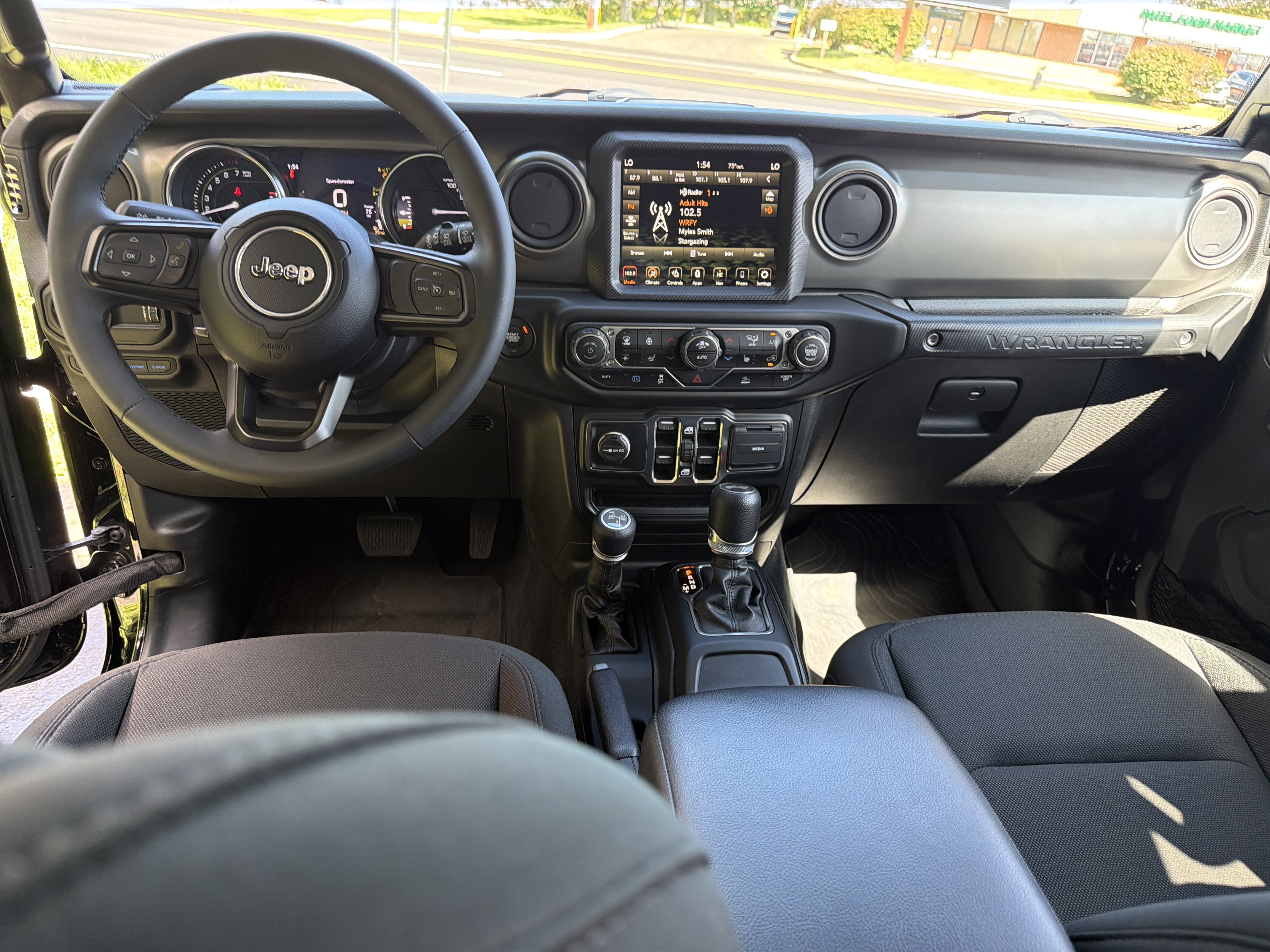 Used 2023 Jeep Wrangler Unlimited w/ Cold Weather Group AWD/4WD image 19