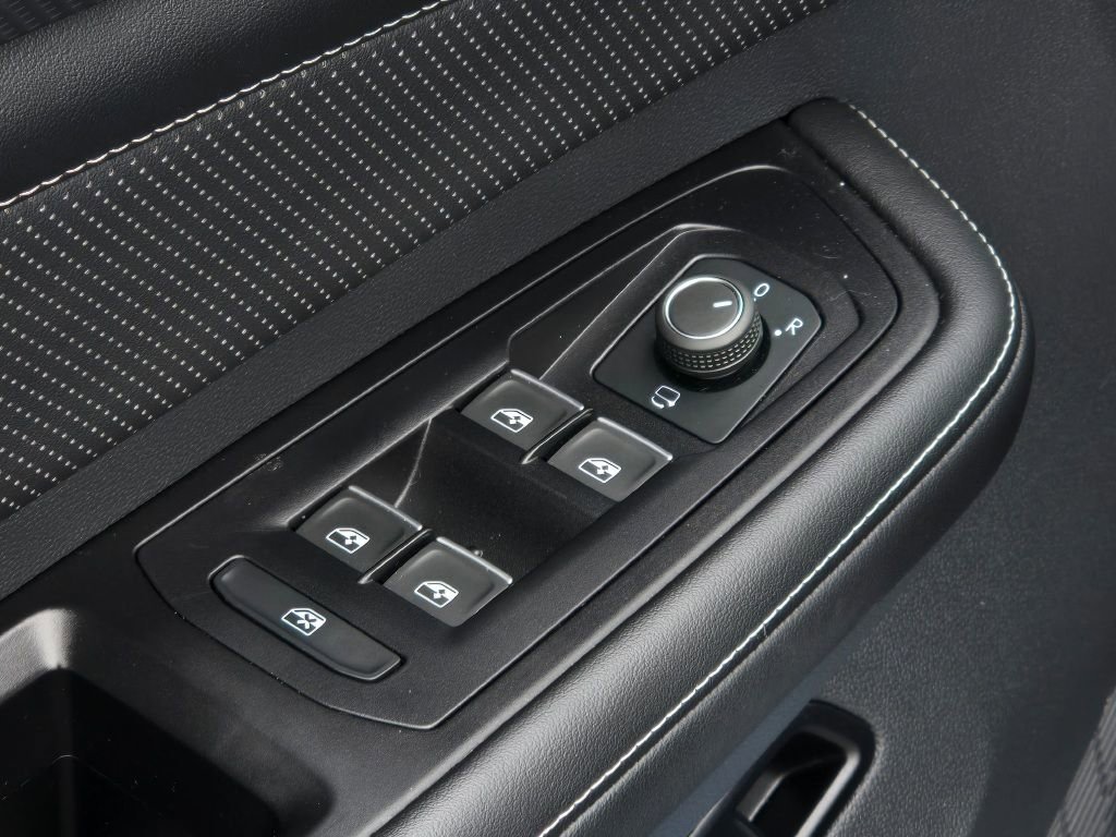 Used 2024 Volkswagen Atlas Cross Sport SEL Premium R-Line image 18