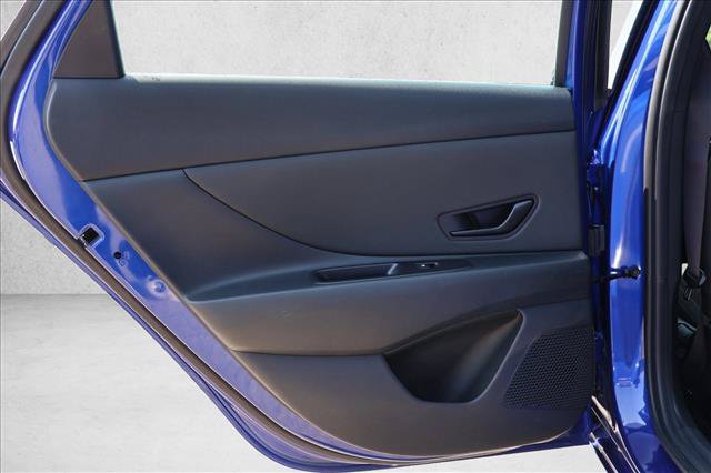 Used 2025 Hyundai Elantra Sport FWD image 21