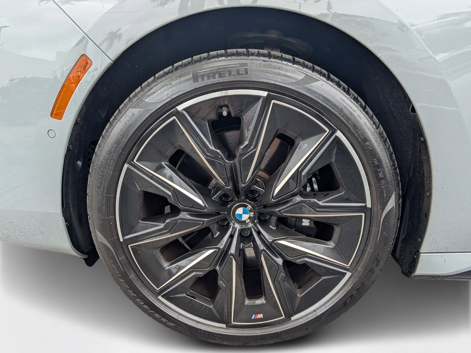 Used 2023 BMW 740i image 7