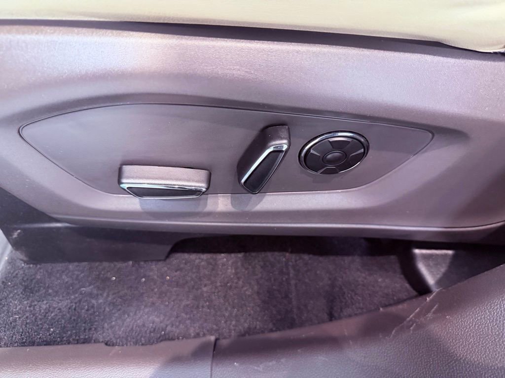 Used 2020 Ford Explorer Platinum w/ Premium Technology Package image 23