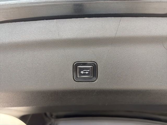 Used 2022 GMC Yukon Denali image 24