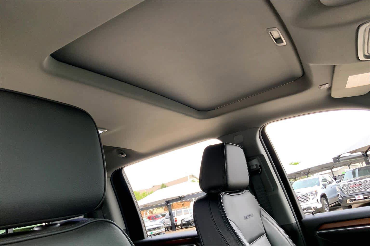 Used 2024 GMC Sierra 2500 Denali w/ Denali Reserve Package AWD/4WD image 14