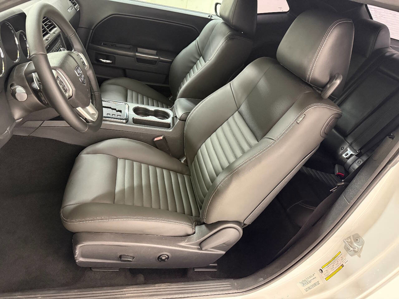 Used 2012 Dodge Challenger SXT RWD image 33