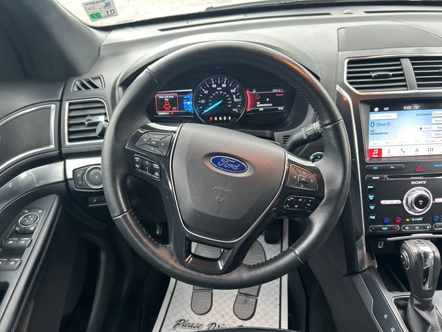 Used 2018 Ford Explorer Limited w/ Ford Safe & Smart Package FWD image 14
