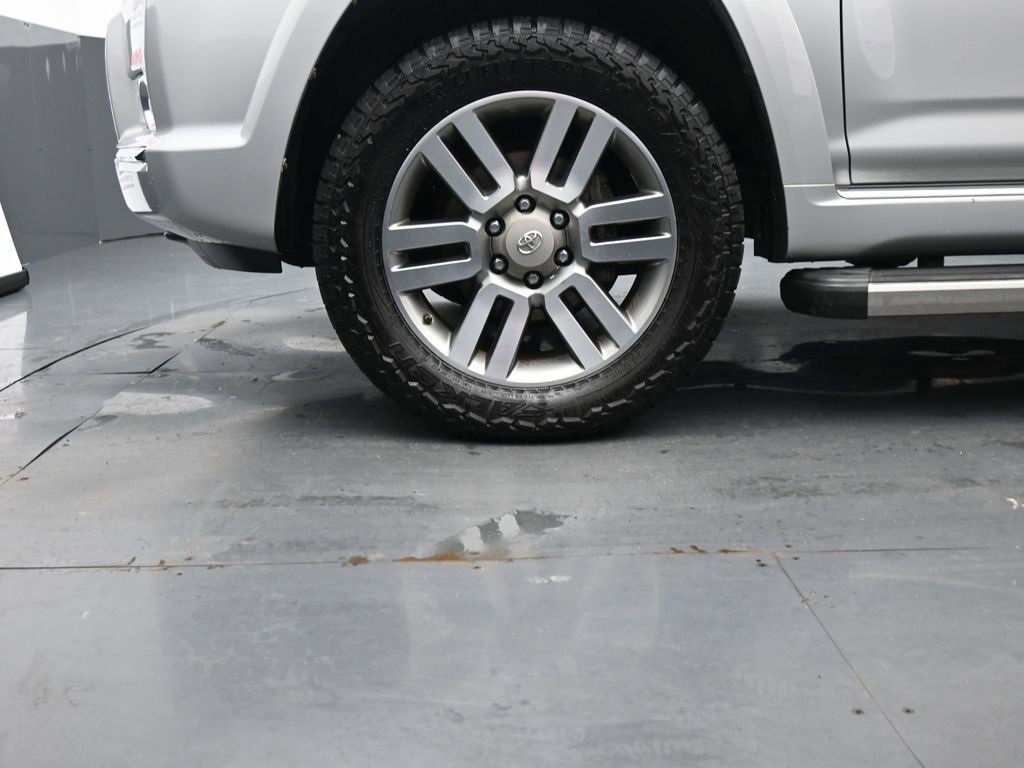 Used 2011 Toyota 4Runner SR5 w/ Convenience Pkg image 15