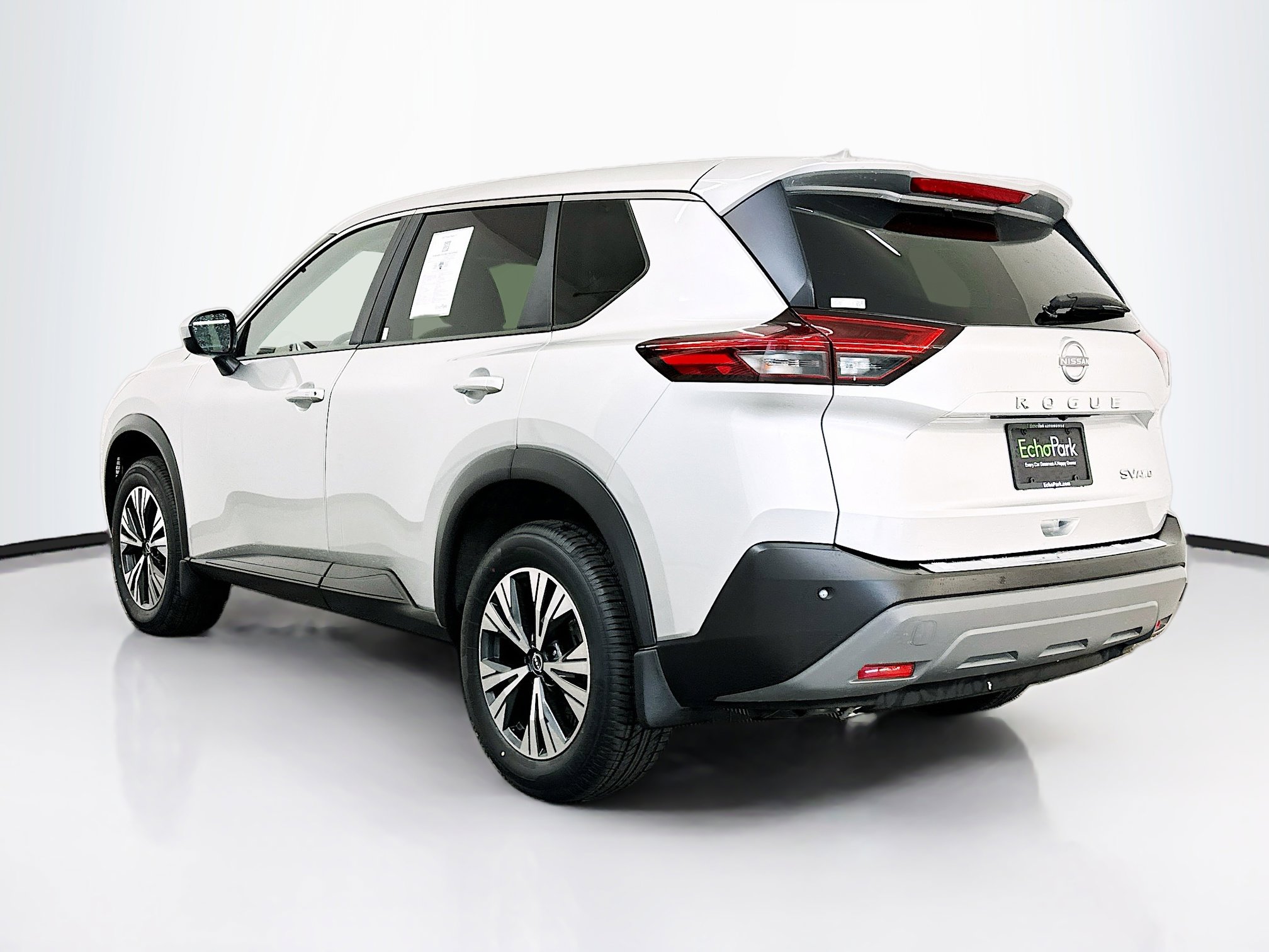 Used 2023 Nissan Rogue SV AWD/4WD image 5