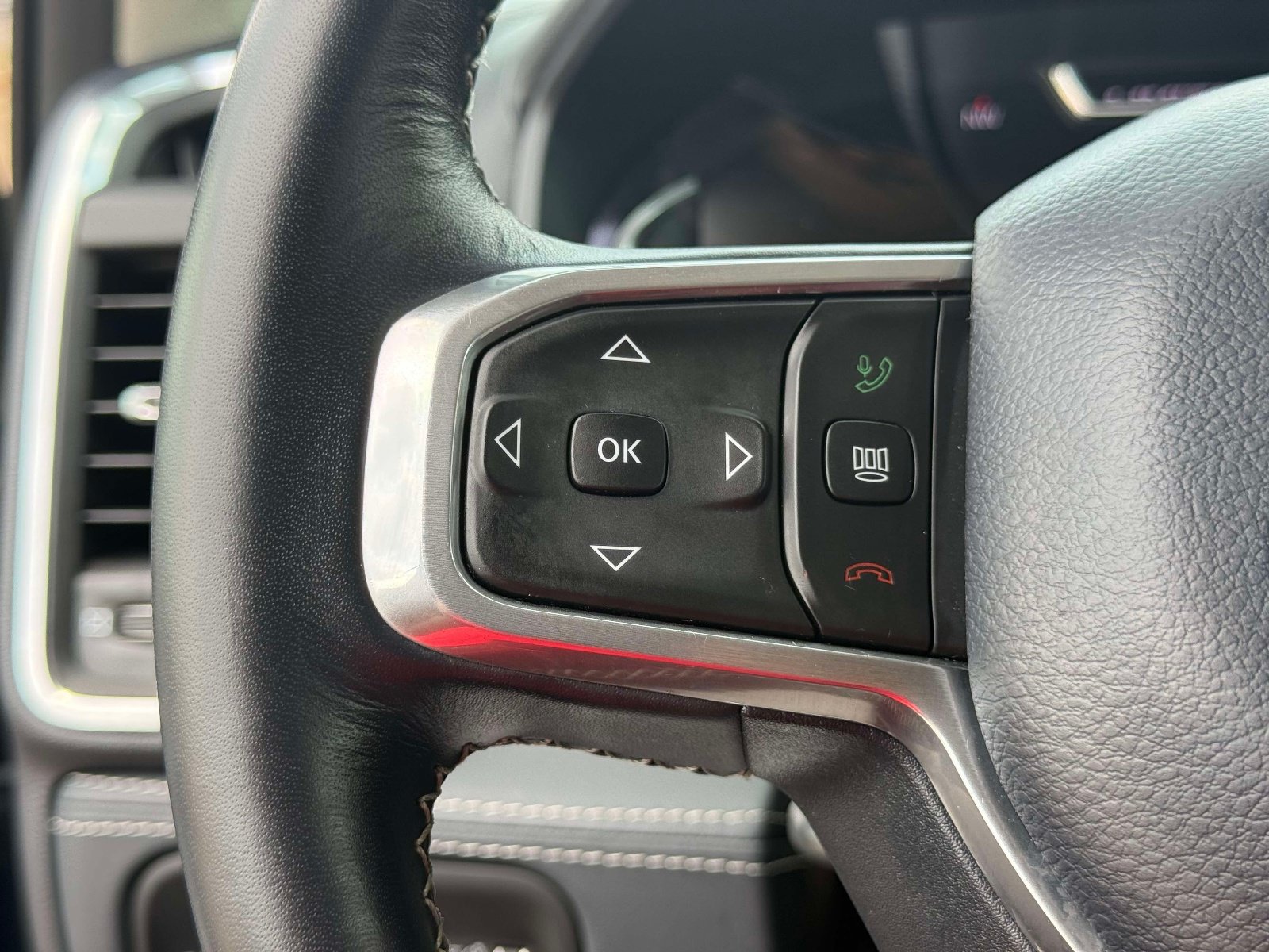Used 2024 RAM 1500 Limited AWD/4WD image 23