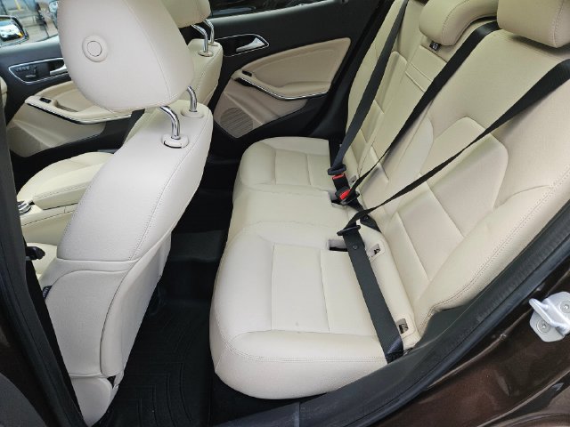 Used 2015 Mercedes-Benz GLA 250 4MATIC image 13