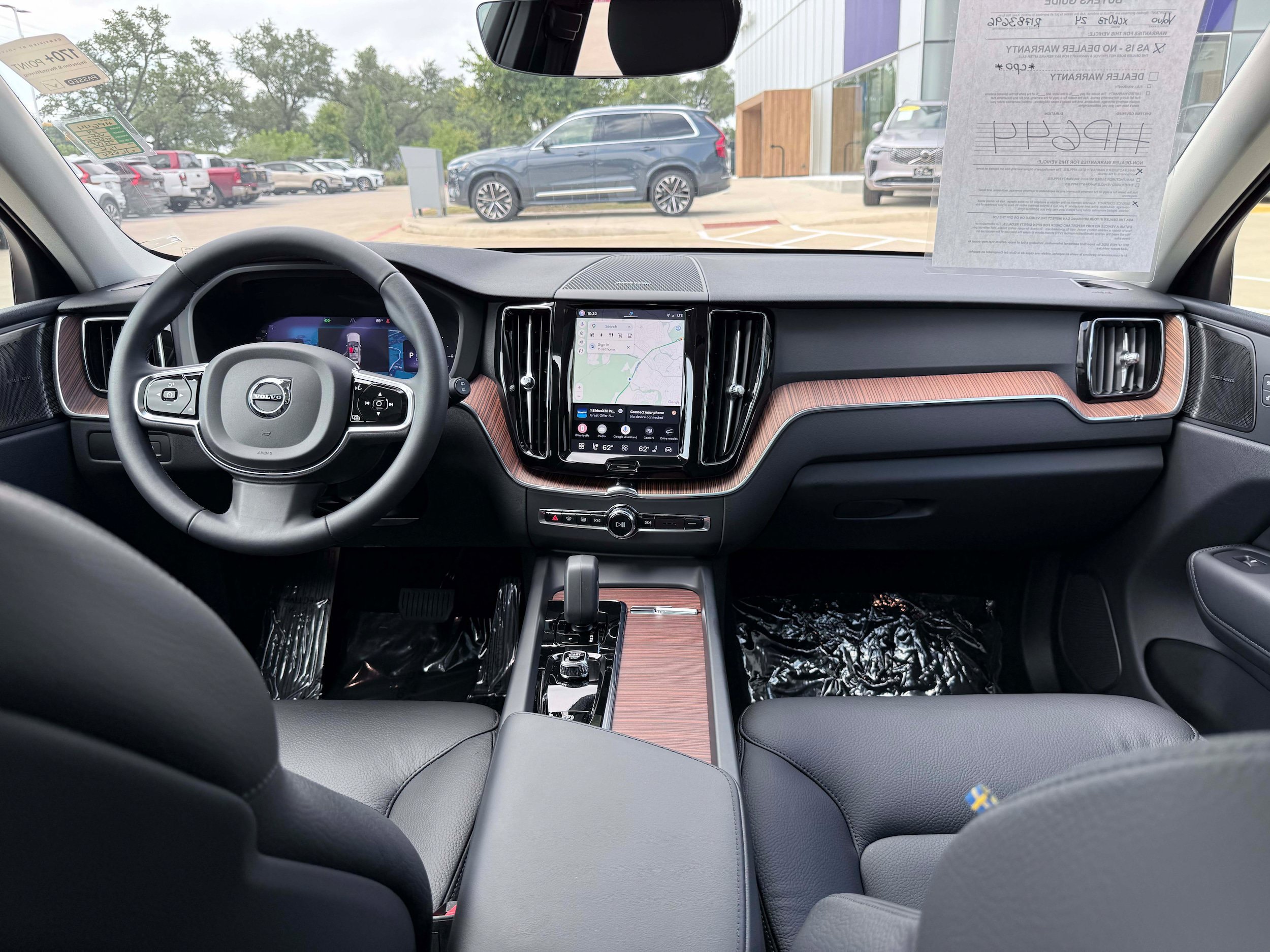 Certified 2024 Volvo XC60 T8 Plus AWD/4WD image 18