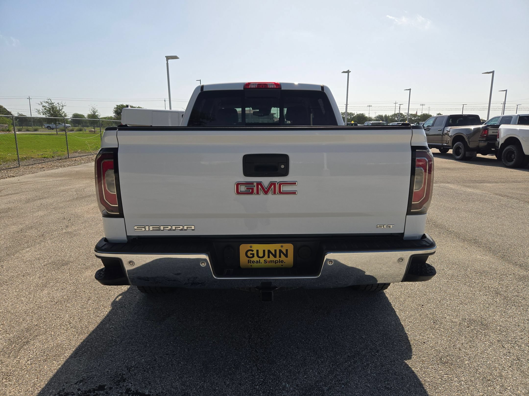 Used 2018 GMC Sierra 1500 SLT w/ Enhanced Driver Alert Package RWD image 4