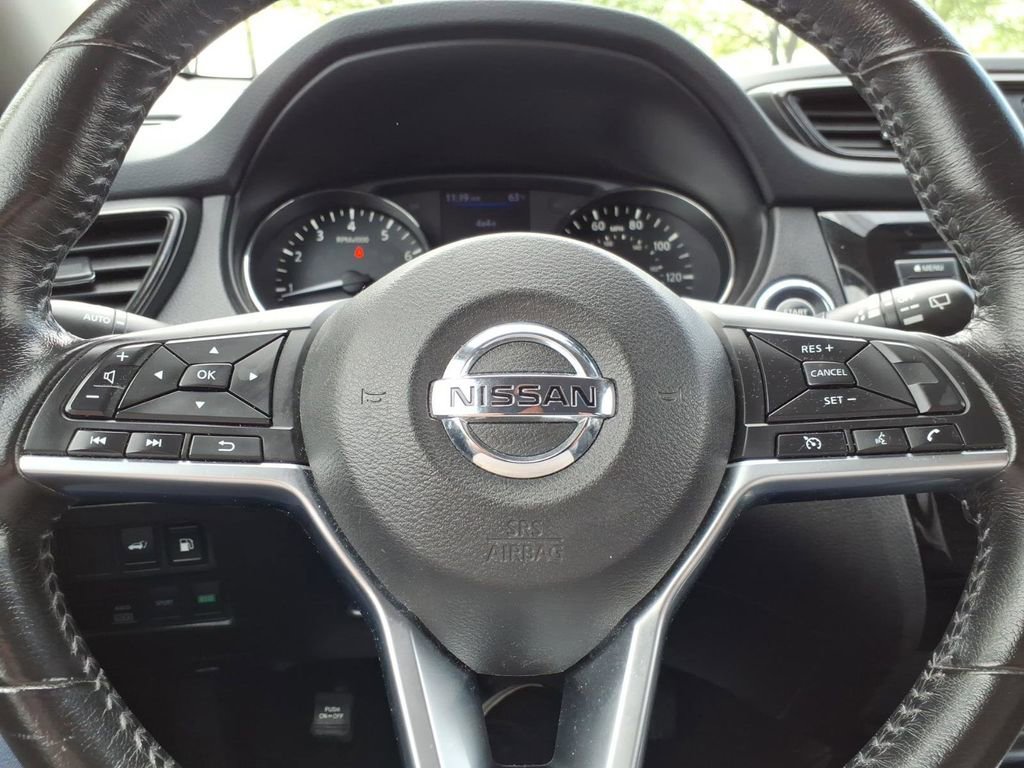 Used 2018 Nissan Rogue SV AWD/4WD image 26