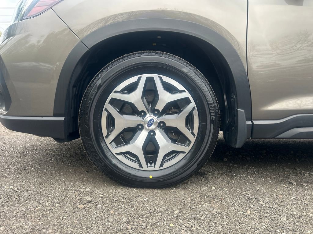 Used 2020 Subaru Forester Premium AWD/4WD image 18