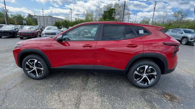 New 2026 Chevrolet Trax RS w/ Driver Confidence Package FWD image 7