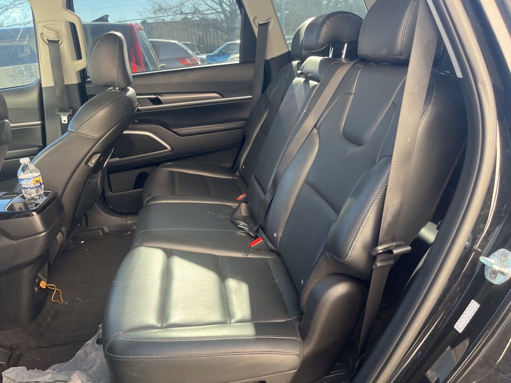 Used 2020 Kia Telluride S w/ S 8 Passenger Seating Package image 2