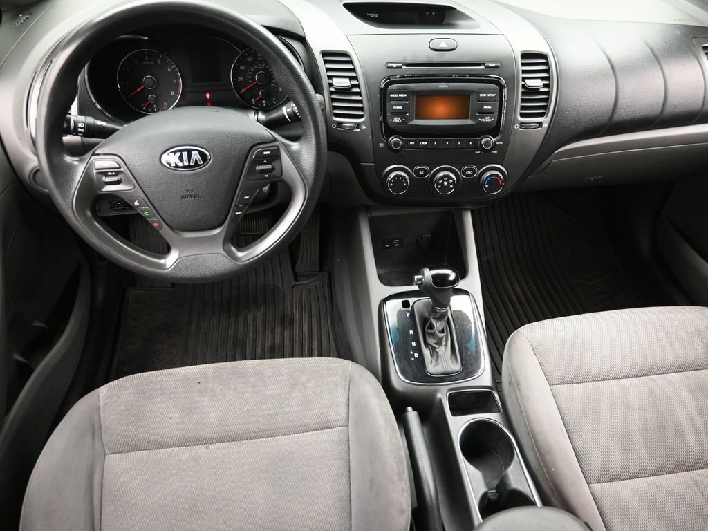 Used 2017 Kia Forte LX image 11