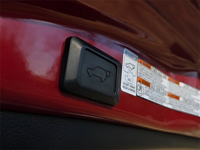 Used 2015 Toyota RAV4 Limited image 19