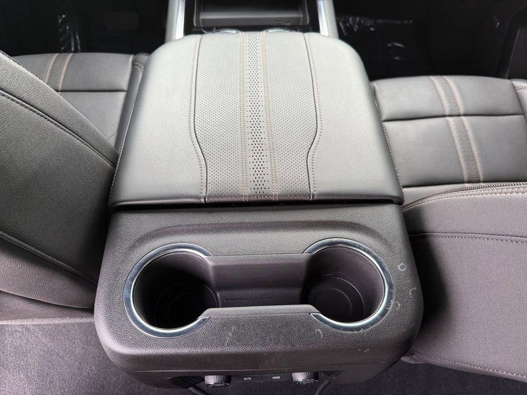 Certified 2025 Chevrolet Suburban High Country image 16