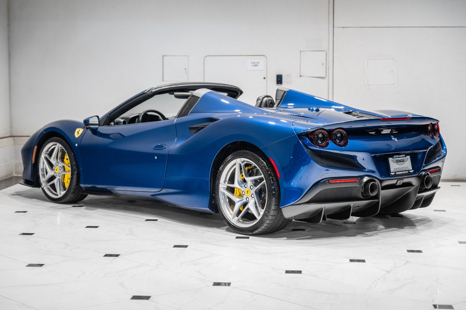 Used 2023 Ferrari F8 Tributo RWD image 7