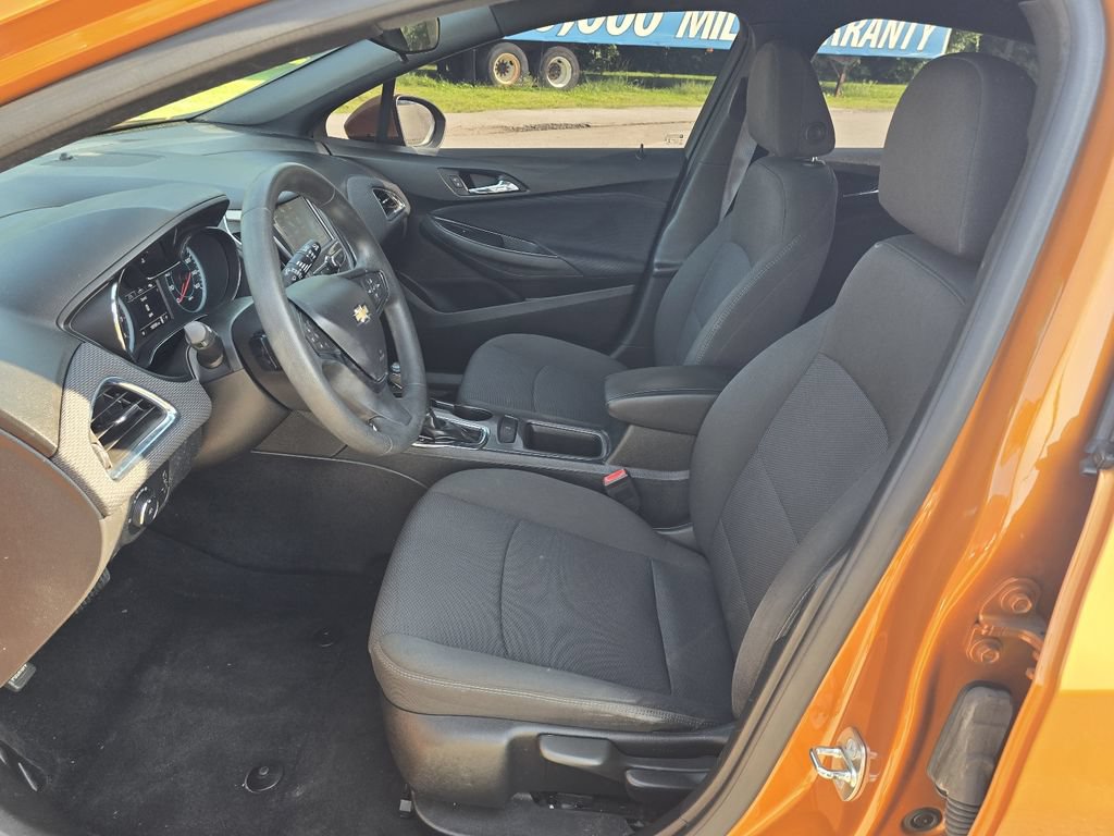 Used 2017 Chevrolet Cruze LT w/ RS Package FWD image 12