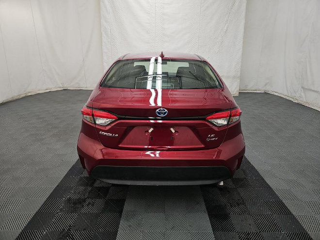 Used 2025 Toyota Corolla LE FWD image 5