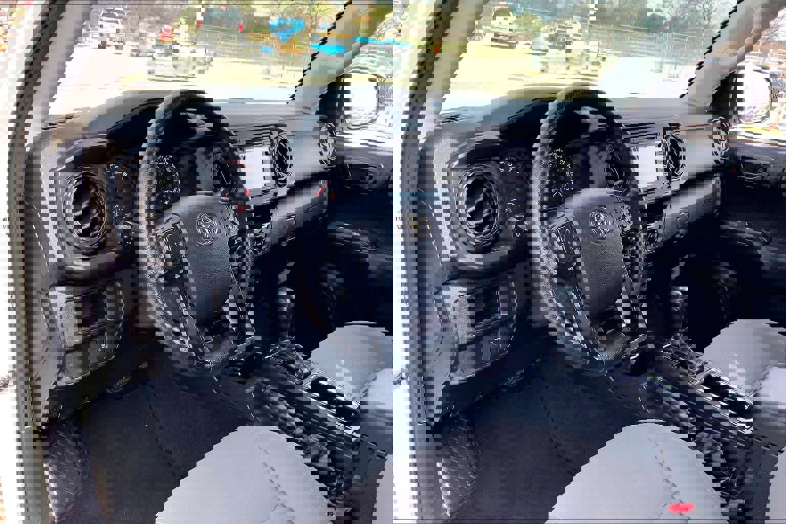 Used 2019 Toyota Tacoma SR RWD image 17