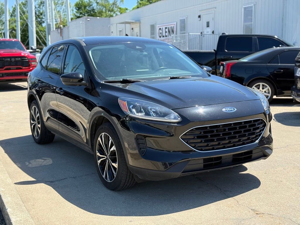 Used 2021 Ford Escape SE w/ SE Sport Appearance Package AWD/4WD image 4