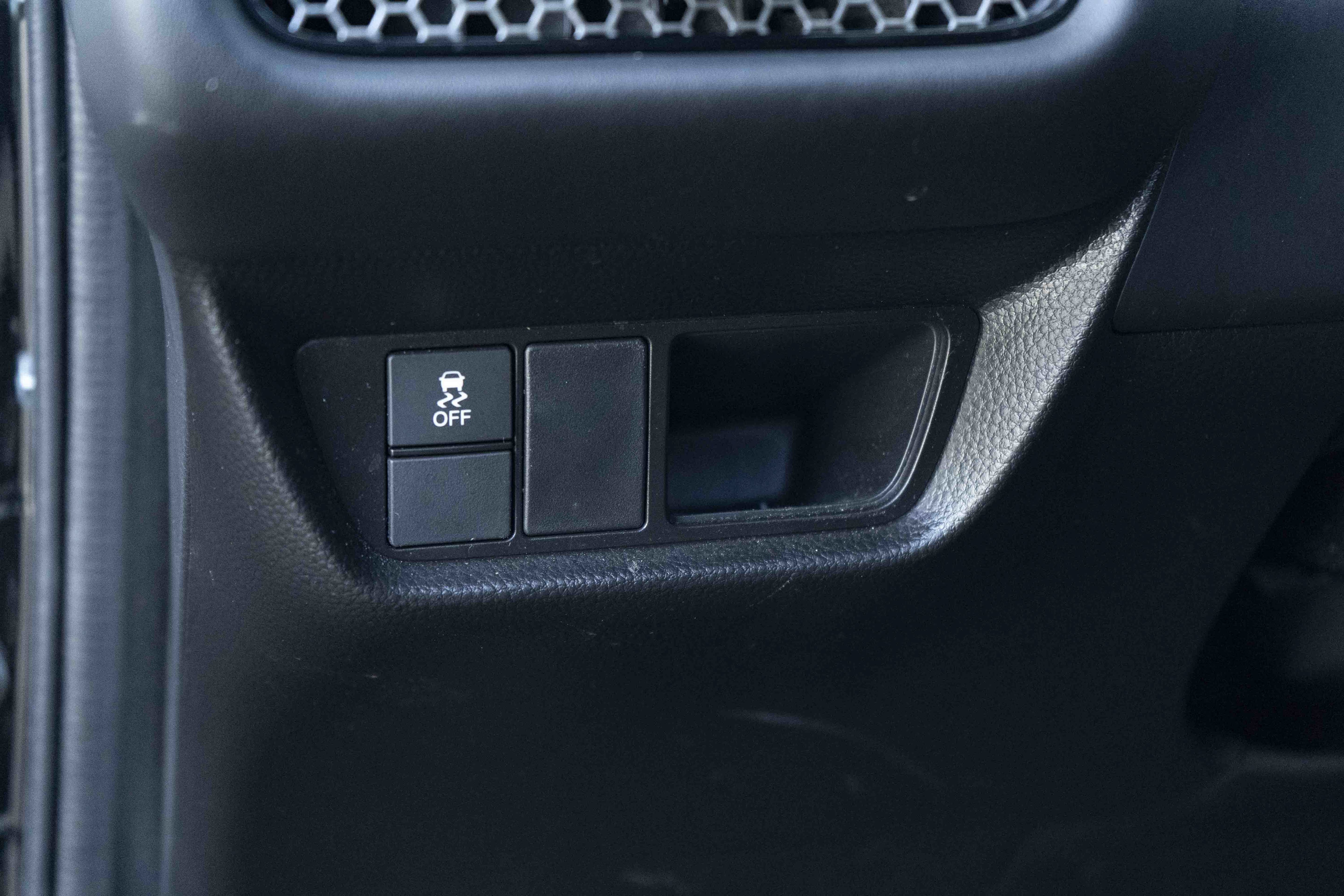 Certified 2025 Honda HR-V Sport image 38