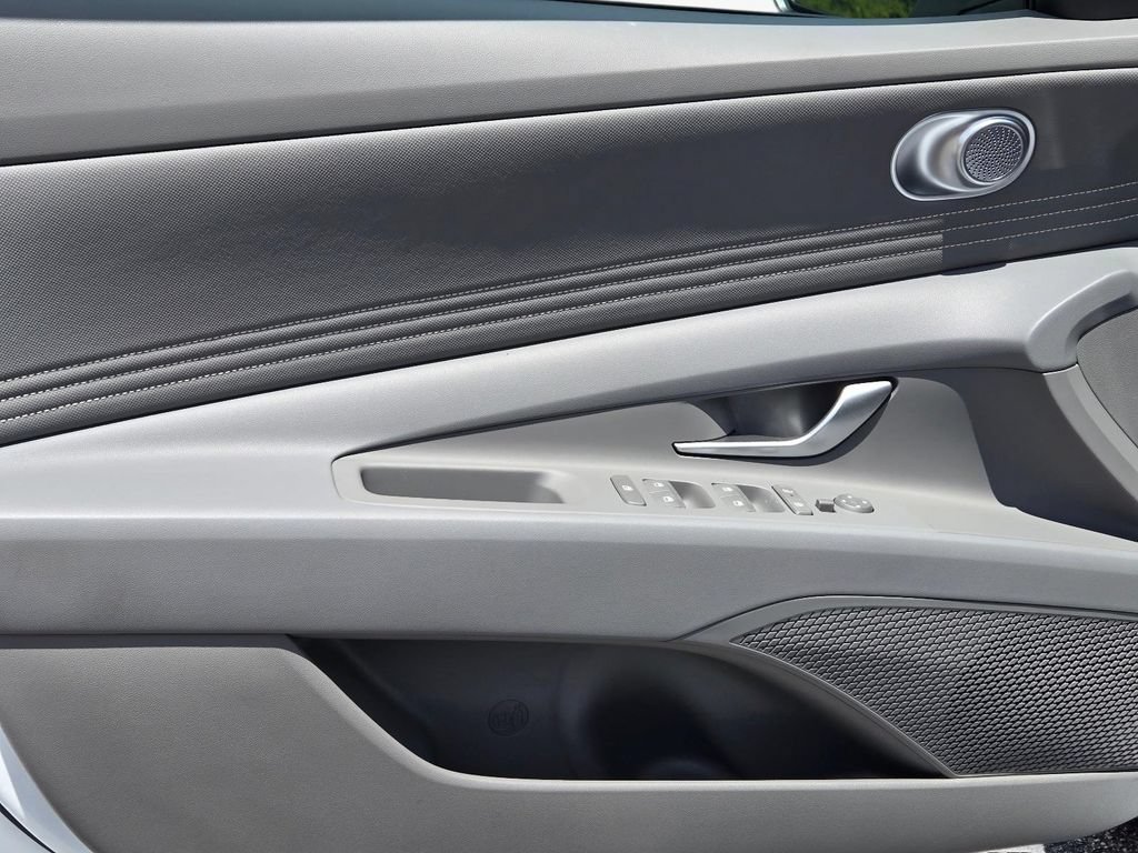New 2026 Hyundai Elantra Sport FWD image 12