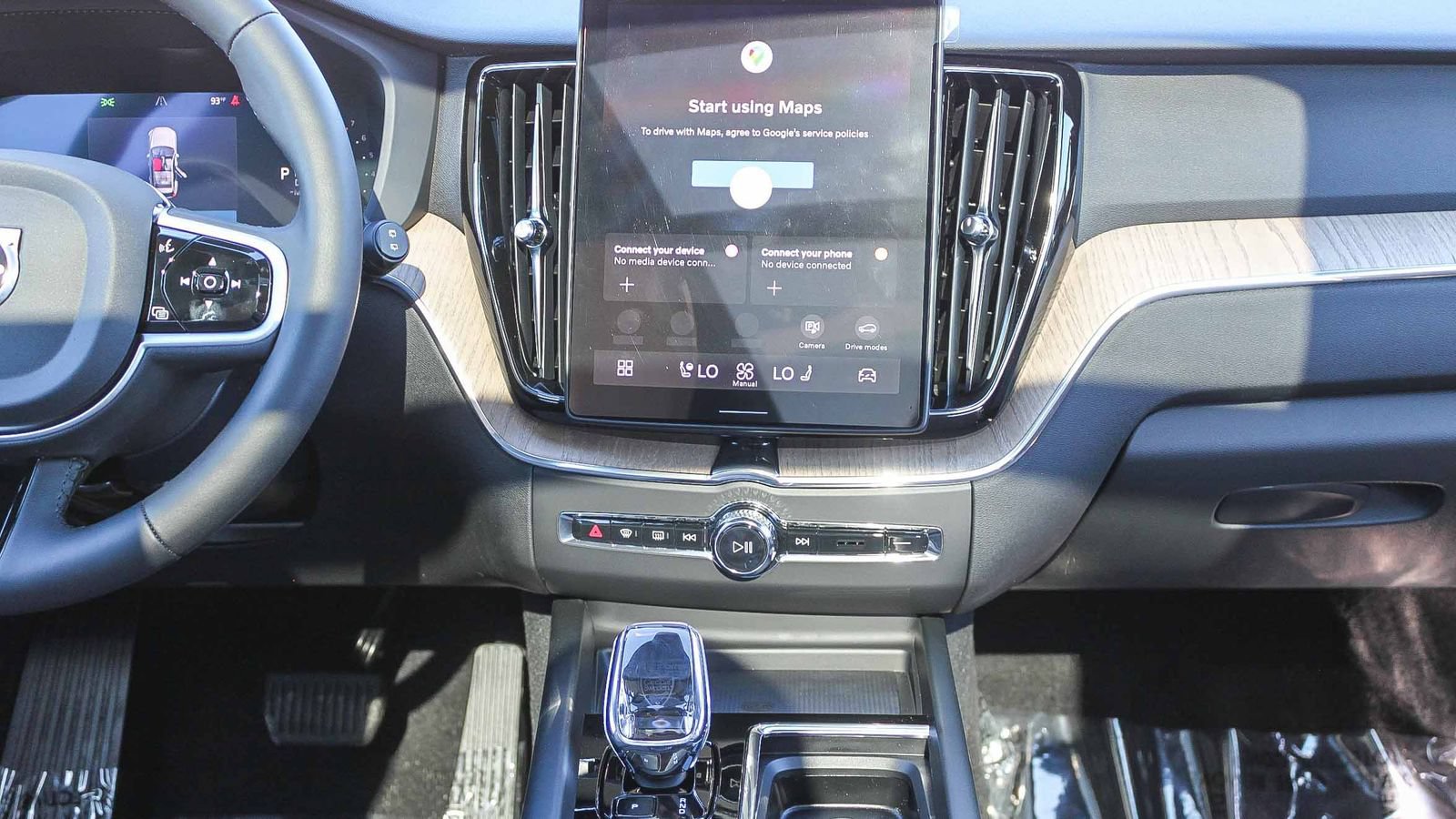 New 2026 Volvo XC60 B5 Plus w/ Climate Package PRO AWD/4WD image 44