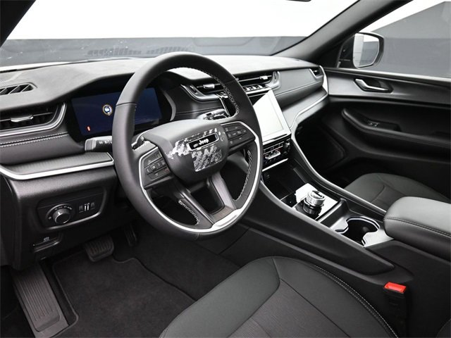 New 2025 Jeep Grand Cherokee Laredo X w/ Luxury Tech Group I image 12