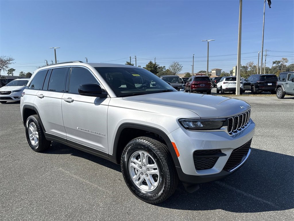 New 2025 Jeep Grand Cherokee Laredo