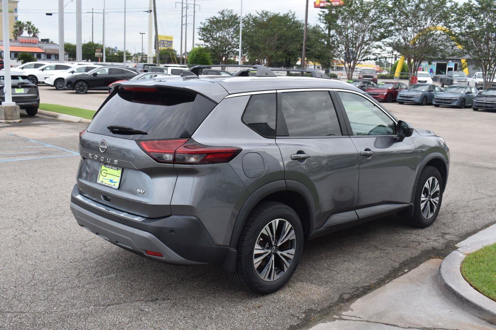 Used 2023 Nissan Rogue SV w/ SV Premium B Package FWD image 11