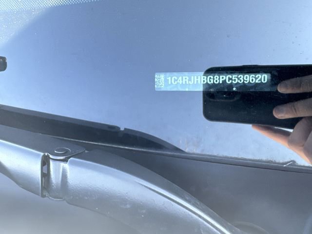 Used 2023 Jeep Grand Cherokee Limited image 35