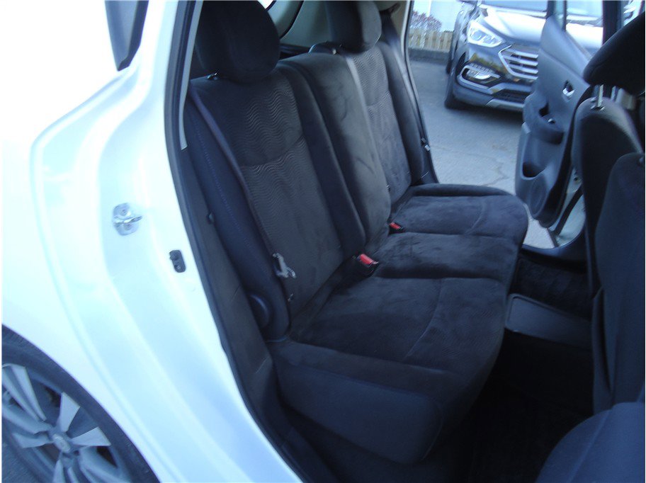 Used 2015 Nissan Leaf SV w/ LED & Quick Charge Package FWD image 13