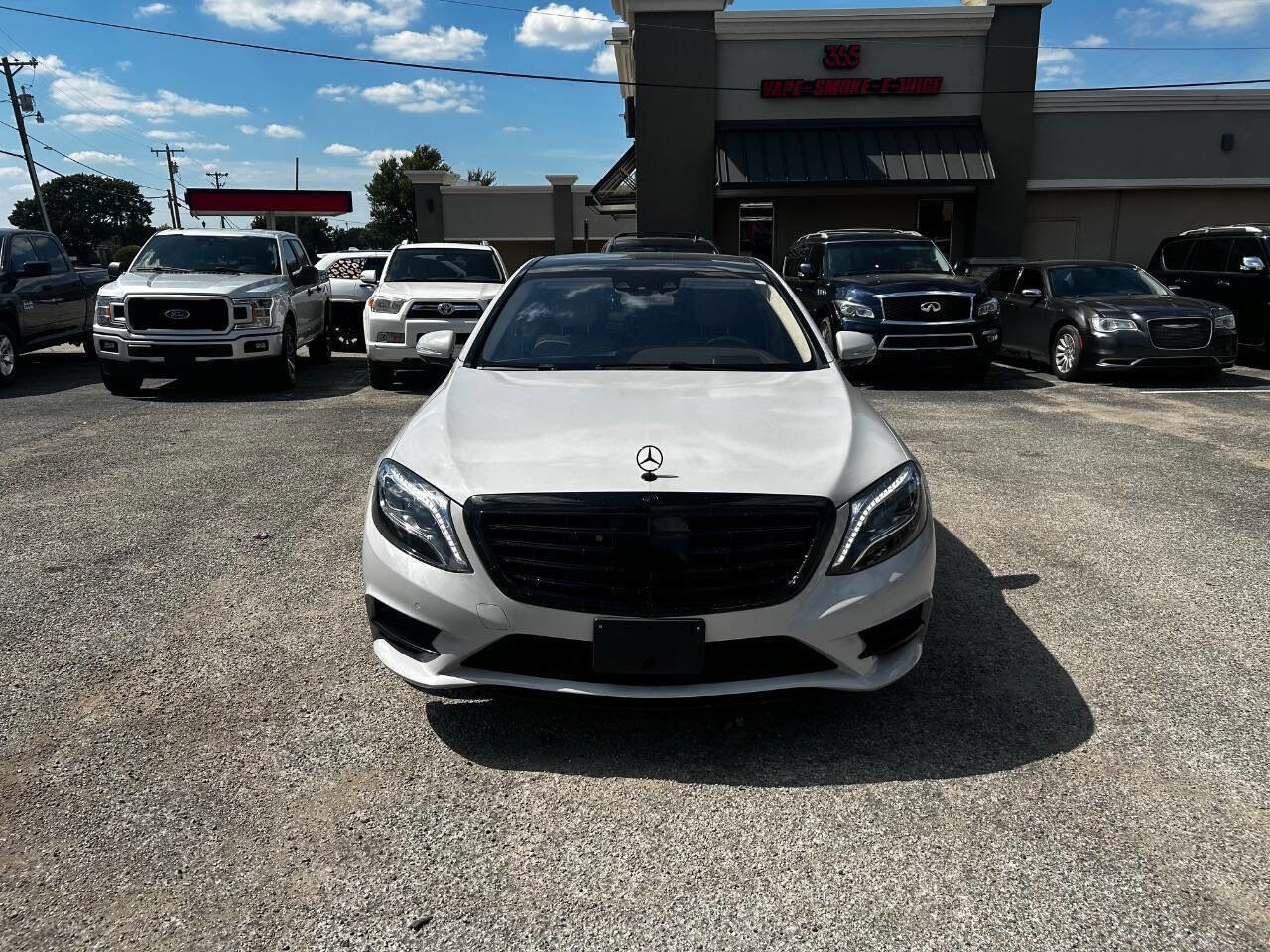 Used 2017 Mercedes-Benz S 550 Sedan image 2