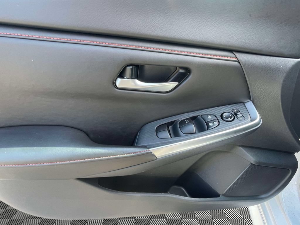 Used 2025 Nissan Sentra SR FWD image 16