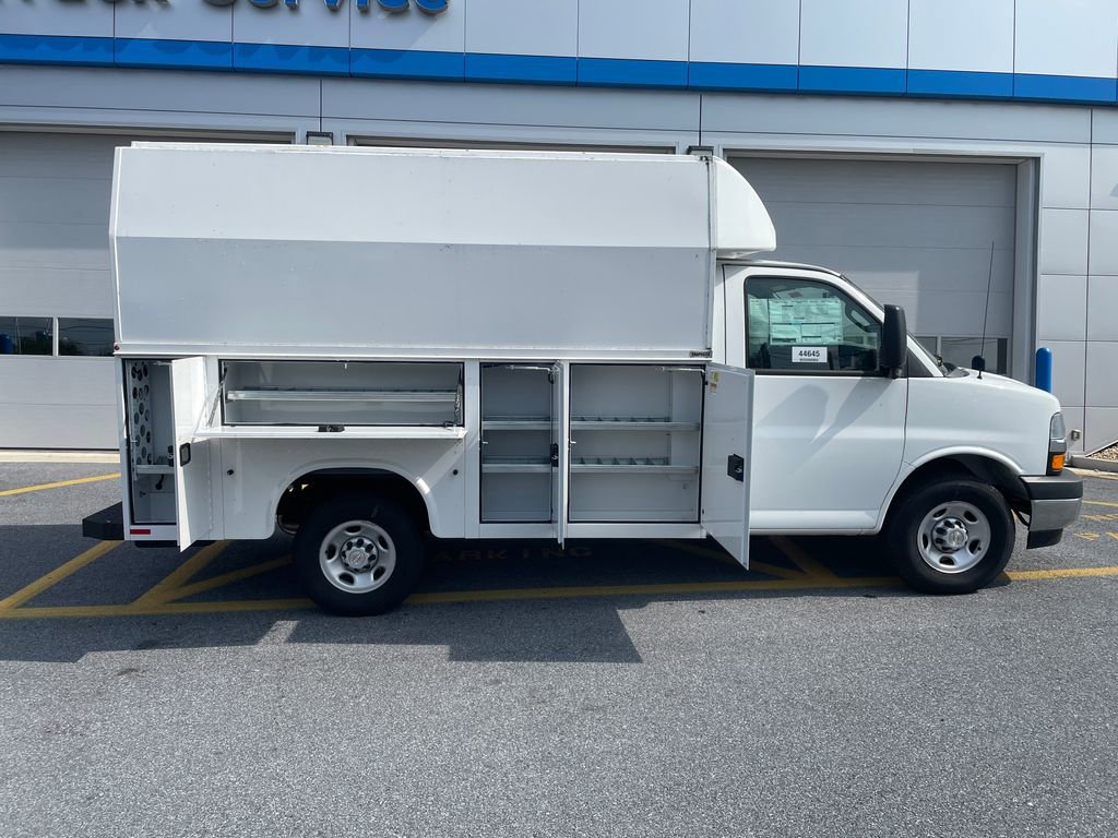 New 2024 Chevrolet Express 3500 w/ Power Convenience Package RWD image 9