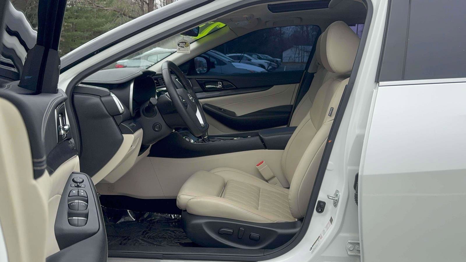 Used 2023 Nissan Maxima Platinum w/ Sport Mat Group image 14