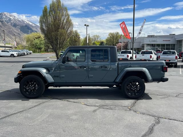 Used 2025 Jeep Gladiator Sport AWD/4WD image 13