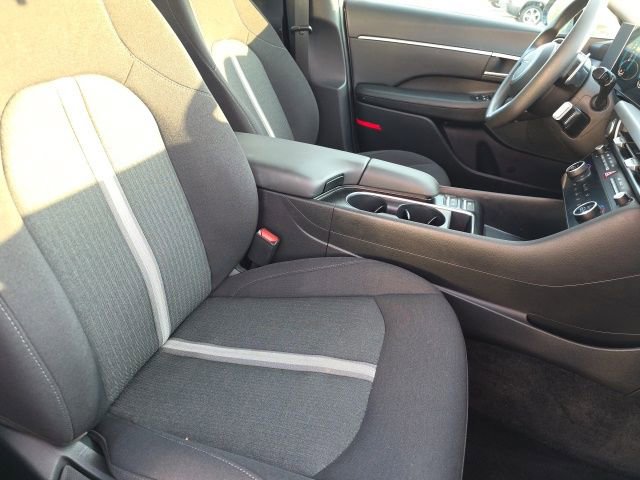 Used 2025 Hyundai Sonata SEL FWD image 12