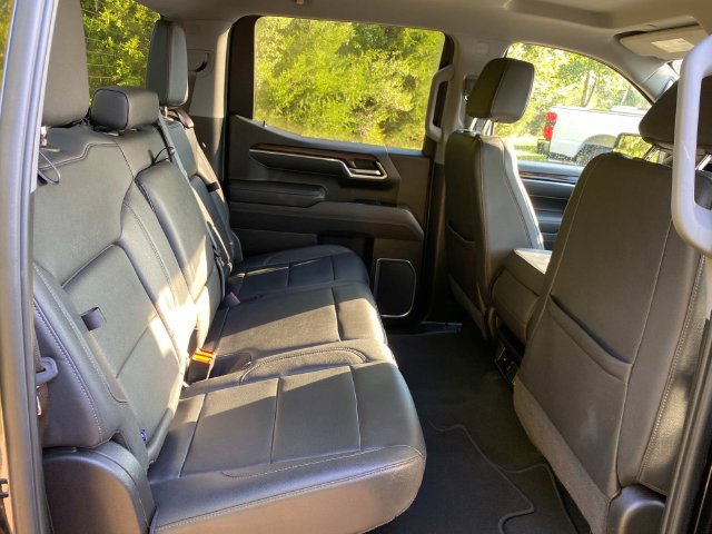 Used 2025 GMC Sierra 1500 SLT AWD/4WD image 34