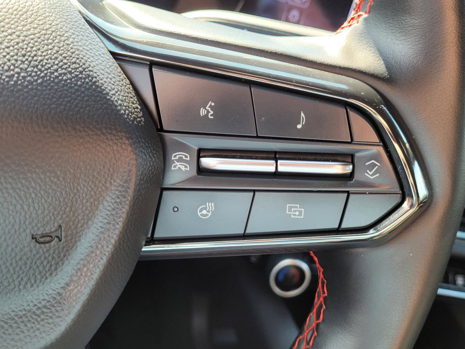 Used 2024 Chevrolet Equinox EV RS FWD image 30