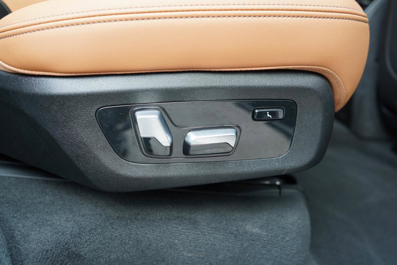 Used 2025 BMW X7 xDrive40i w/ M Sport Package image 73