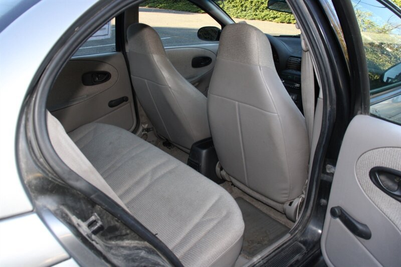 Used 1996 Saturn S-Series SL FWD image 6
