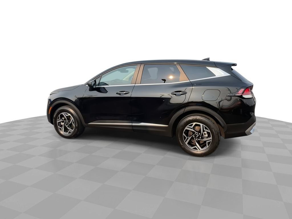 Used 2024 Kia Sportage LX AWD/4WD image 5